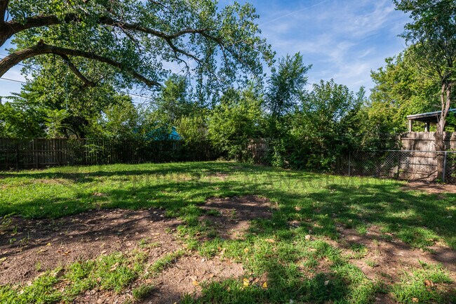 Building Photo - 1739 S Edwards Ct