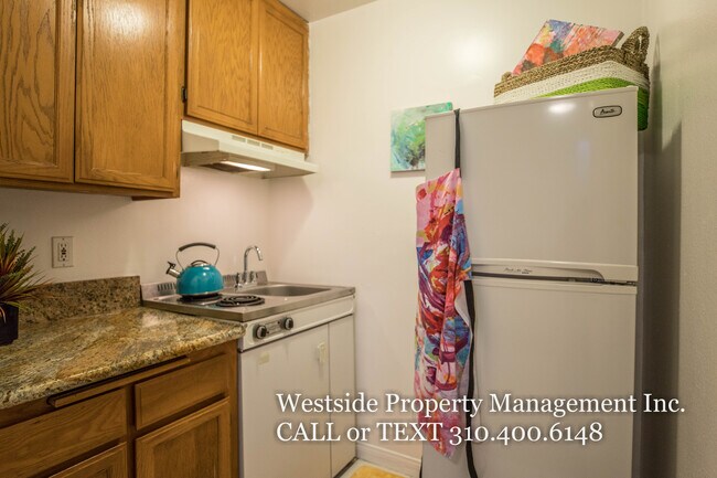 Building Photo - 1117 3rd St