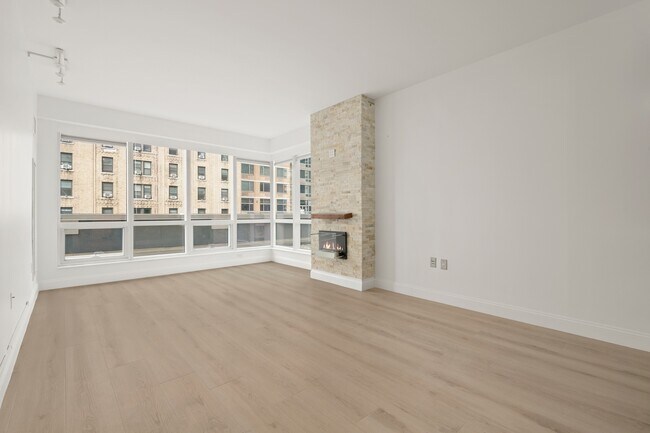 Foto del edificio - 350 W 42nd St