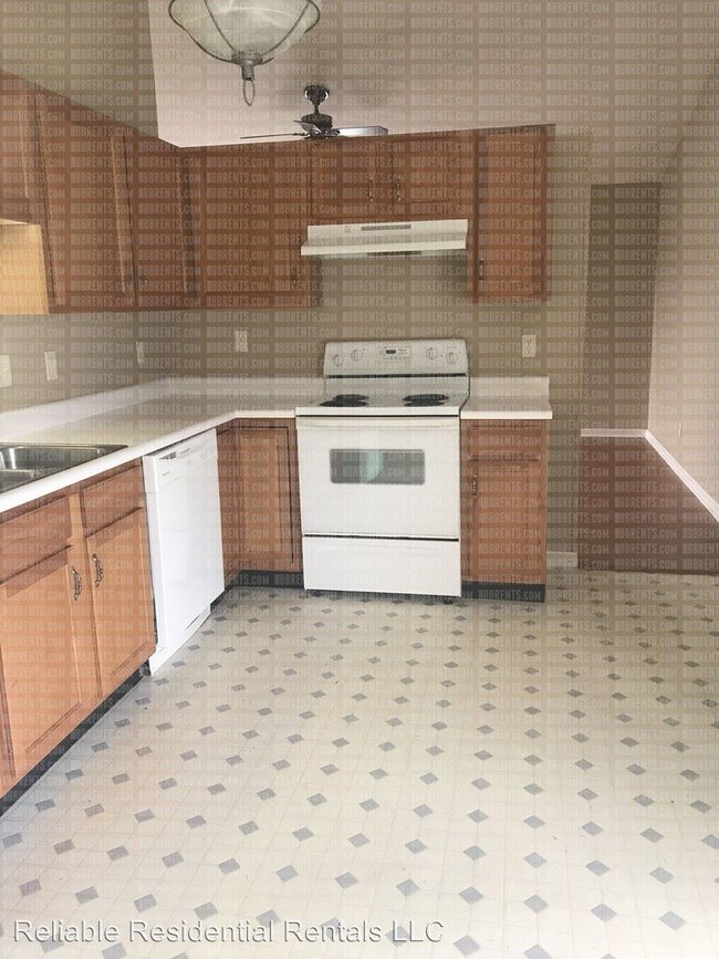 Building Photo - 3 br, 2 bath House - 966 Hathaway Drive,