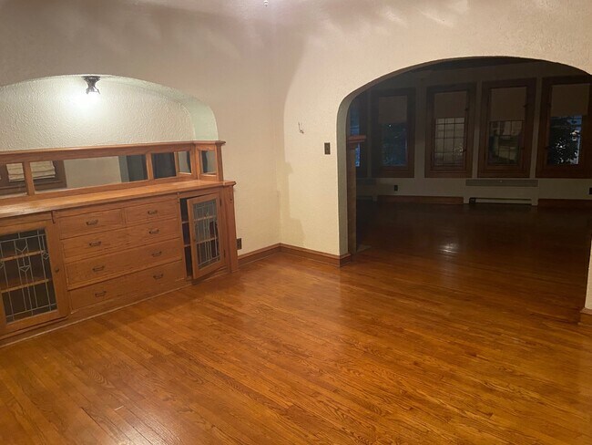 Foto del edificio - 304 N Main St