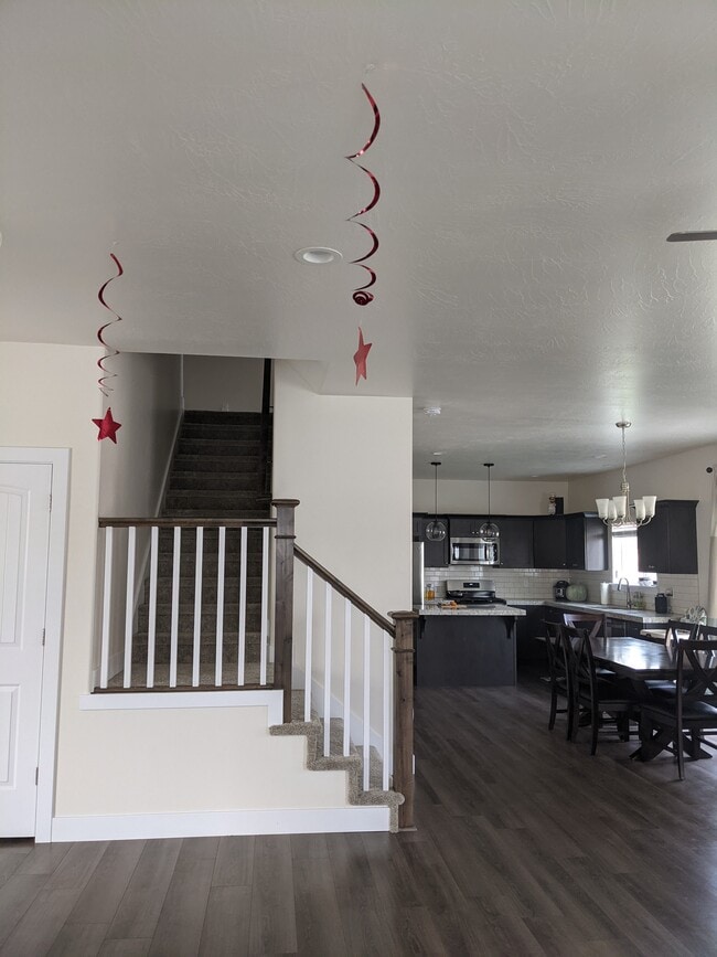 Building Photo - 4581 Flower Point