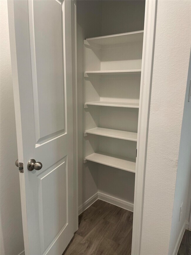 Foto del edificio - 9718 Marie Vlg Ct