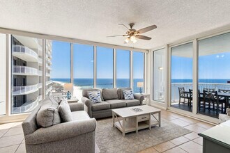 Building Photo - 527 E Beach Blvd