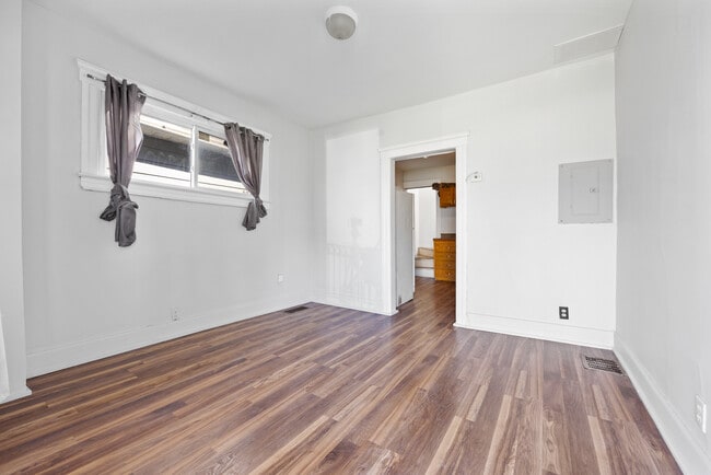 Photo du bâtiment - 1550 Lillian Ave