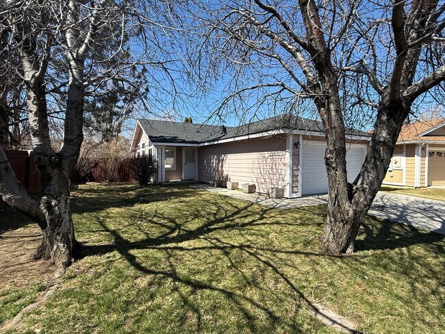 Foto del edificio - 3 bedroom, 2 bath home