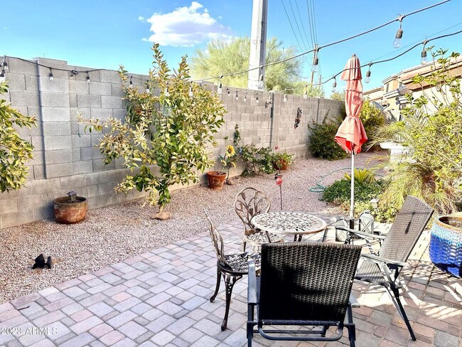 Foto del edificio - 15730 N Hidden Valley Ln