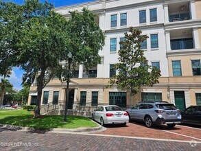 Building Photo - 1661 Riverside Ave