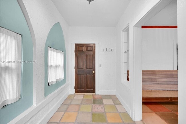 Building Photo - 528 NW 47th St