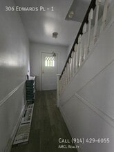 Building Photo - 306 Edwards Pl
