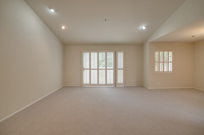 Foto del edificio - 1023 San Luis Cir