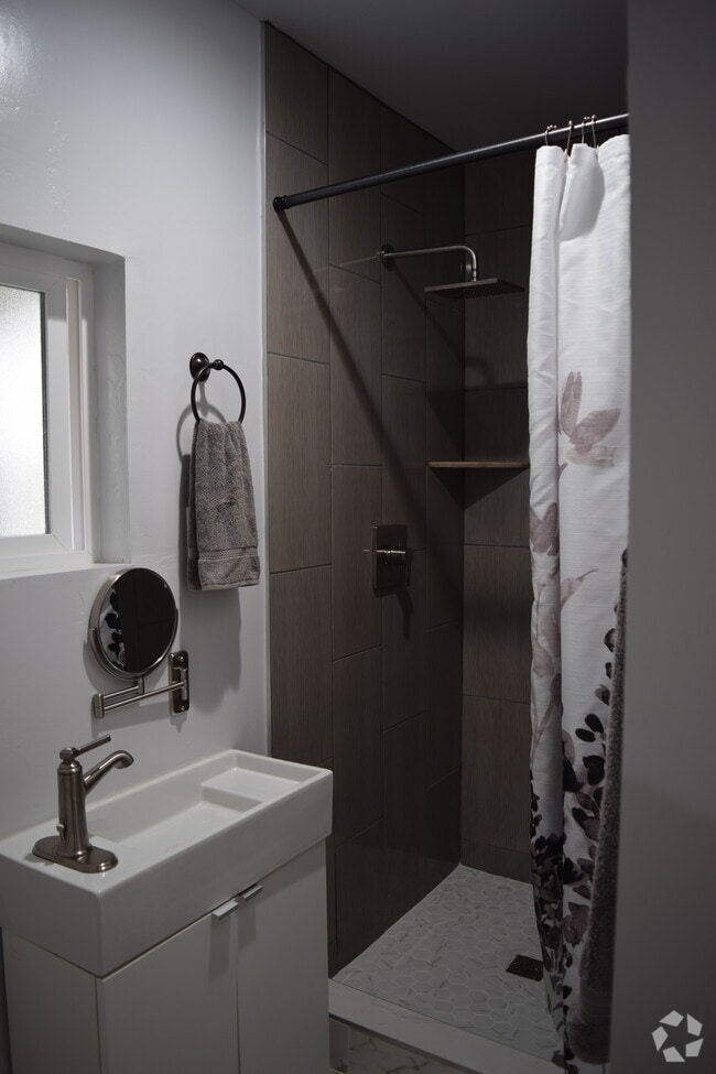 Apartments near Scripps Mercy Hospital in San Diego, CA Page 10