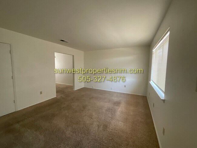 Building Photo - 3 Bedroom, 2 bath