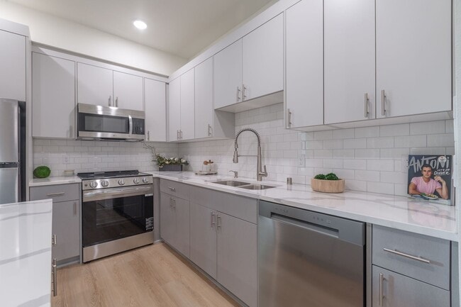 Interior Photo - Urban 33