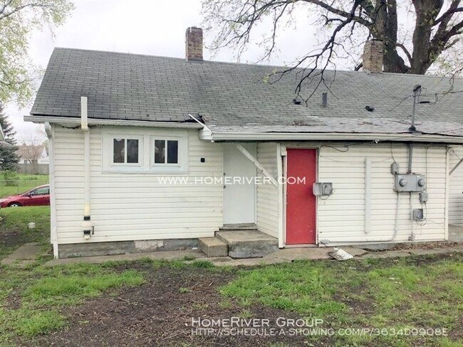 Building Photo - Must see! 1 bed/ 1 bathroom duplex!