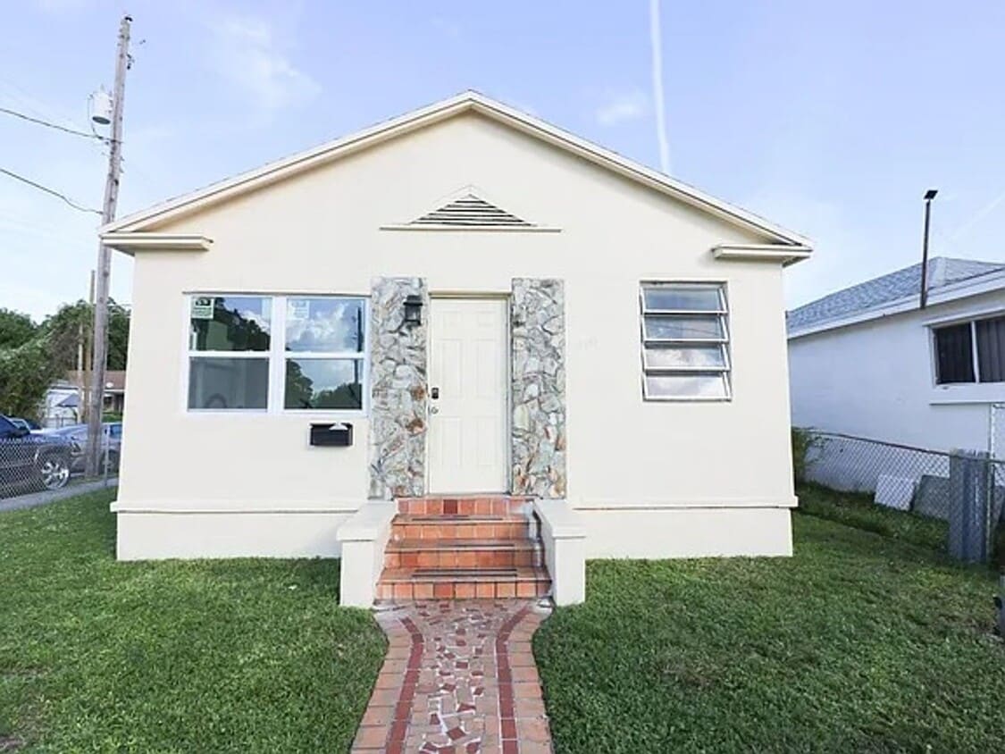 Renovated Shared Living: Private Unfurnished Room | Low Monthly Costs - Renovated Shared Living: Private Unfurnished Room | Low Monthly Costs