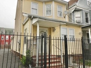 Building Photo - 159 Grafton Ave