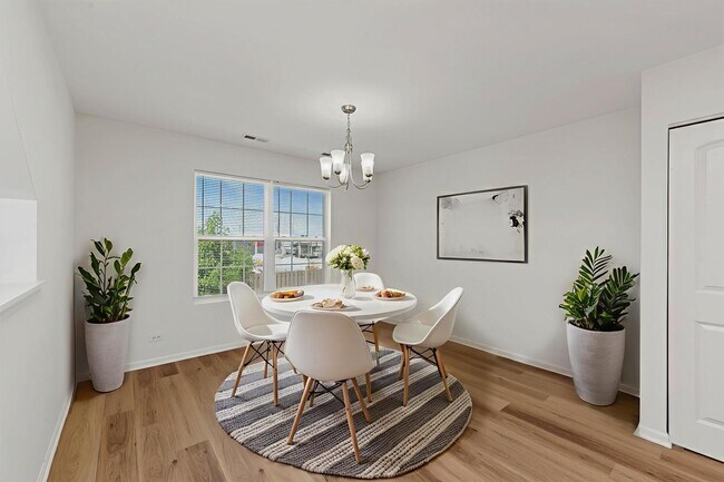 Foto del edificio - 2305 Upland Rd