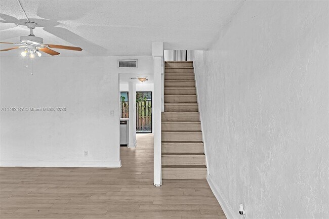 Building Photo - 5277 SW 40th Ave
