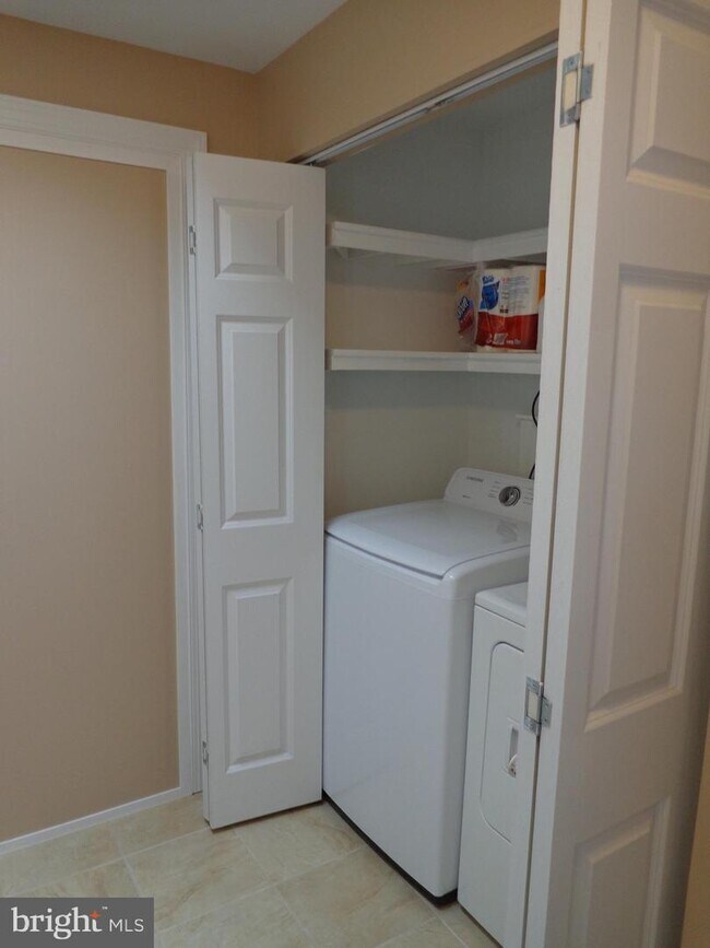 Foto del edificio - 5590 Old Farm Ln