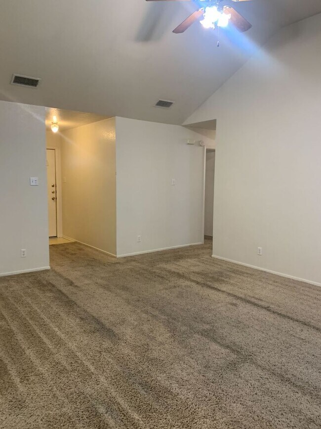 Foto del edificio - 3 Bdrm 1.5 Bath 1 Car Garage