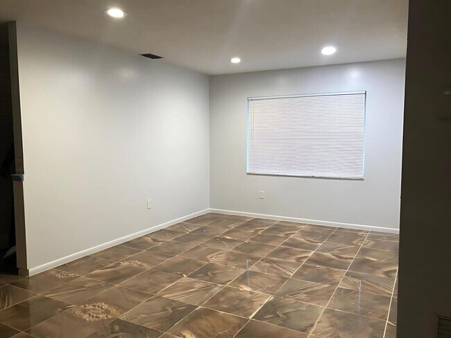 Building Photo - 10152 Bergen Ct