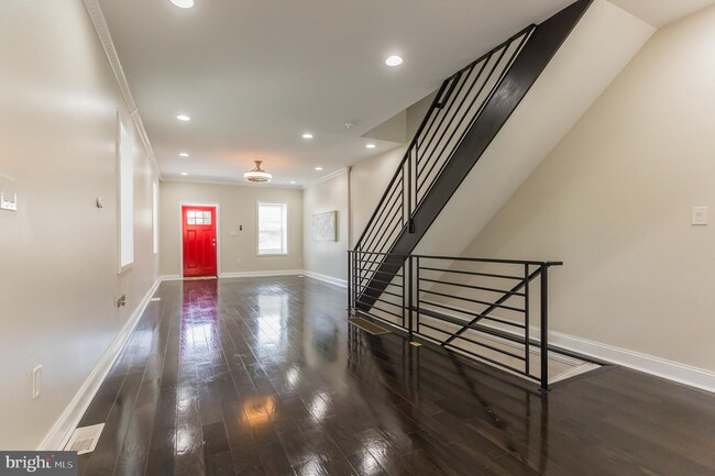 Building Photo - 4680 Canton St