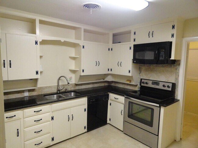 Foto del edificio - 1405 Robin Ln