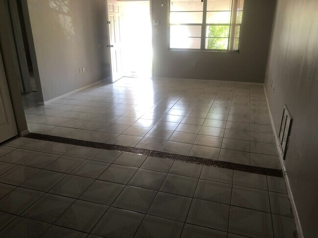 Building Photo - 9411 Ledgestone Ln