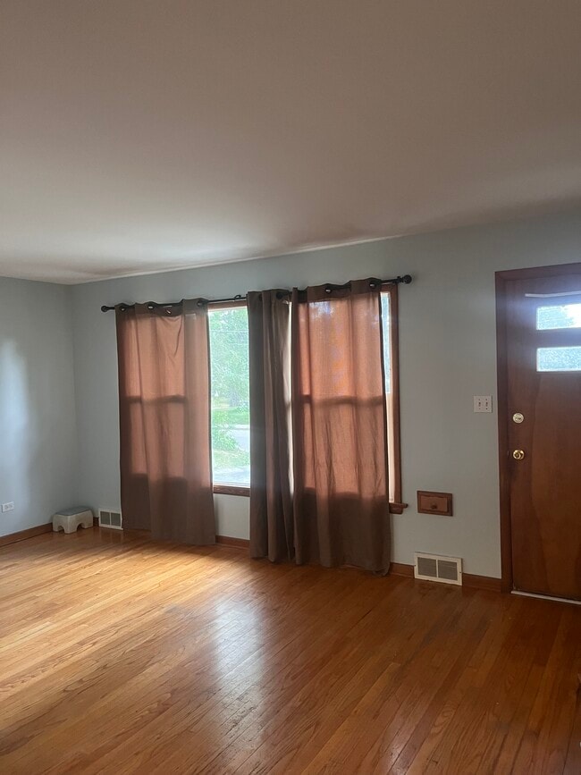 Building Photo - 506 Wilcox Ave