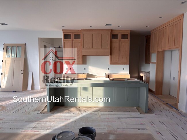 Building Photo - BRAND NEW 5 bed plus office | 3 bath | 3 c...