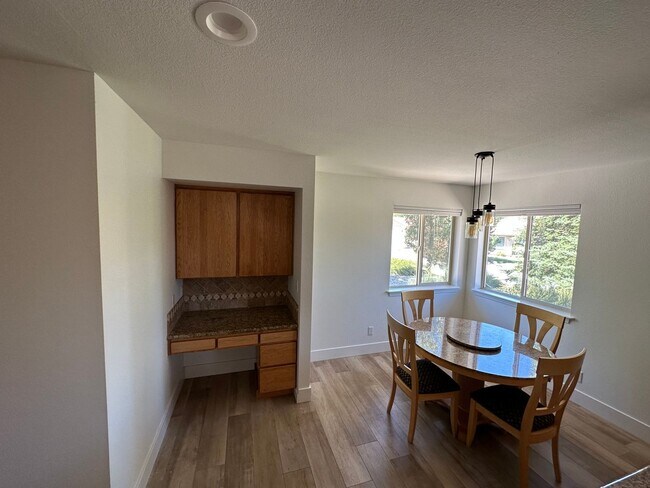 Building Photo - Beautiful Fieldcreek Ranch Exclusive Home