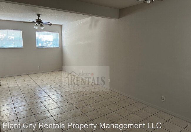 Building Photo - 3 br, 2.5 bath House - 3619 W. Reynolds St...