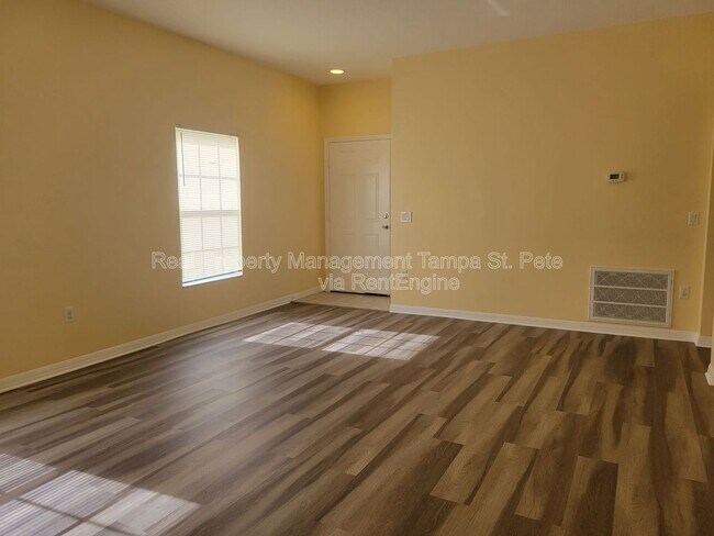 Foto del edificio - 7784 75th St N