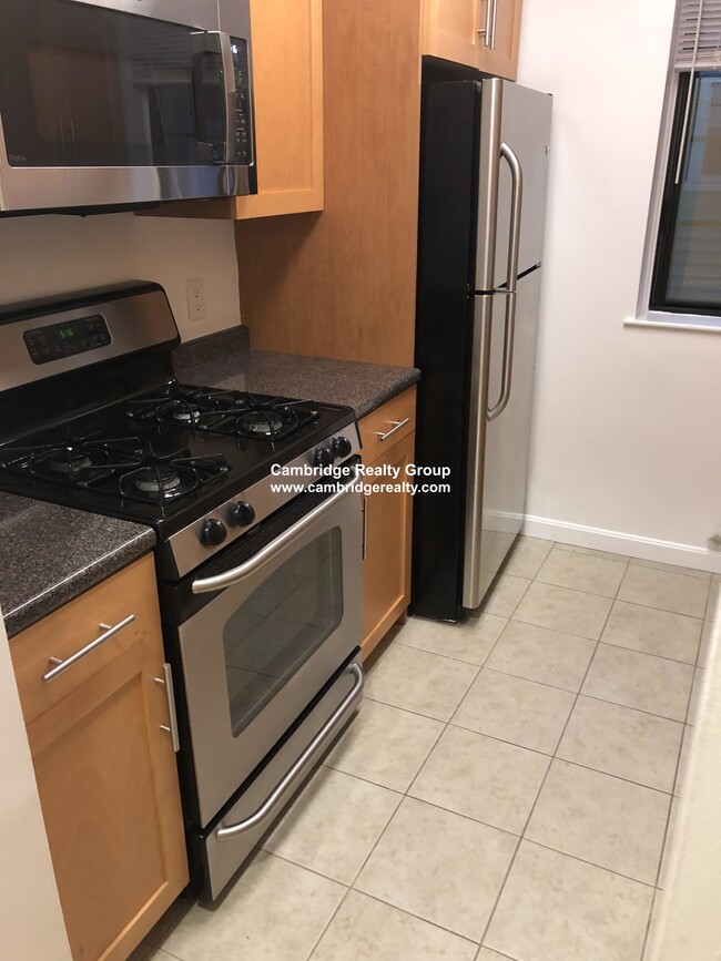 Building Photo - 56 Brattle St