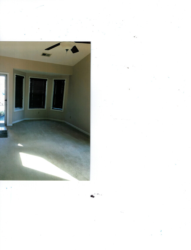 Foto del edificio - 323 Northwind Dr