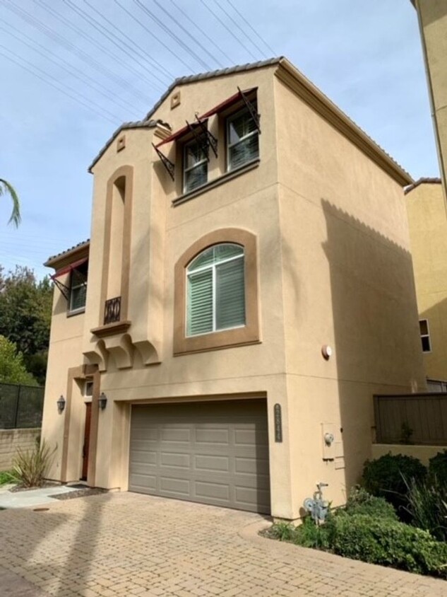 Foto principal - Mission Valley : beautiful 2 bedroom plus ...