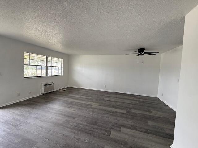 Foto del edificio - 341 Silver Beach Rd