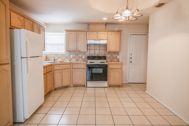 Building Photo - 1505 Tampa St