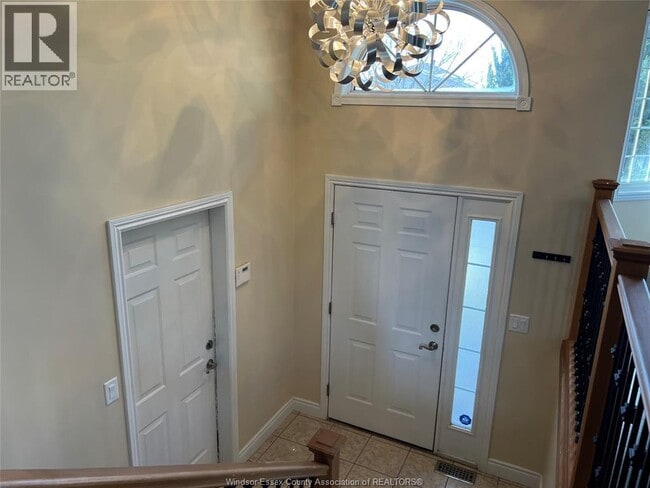 Building Photo - 4748 Juliet Crescent