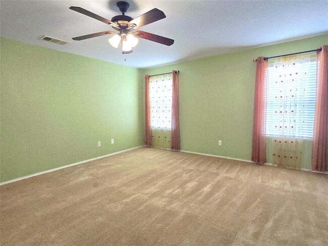 Foto del edificio - 133 Hillhouse Ln
