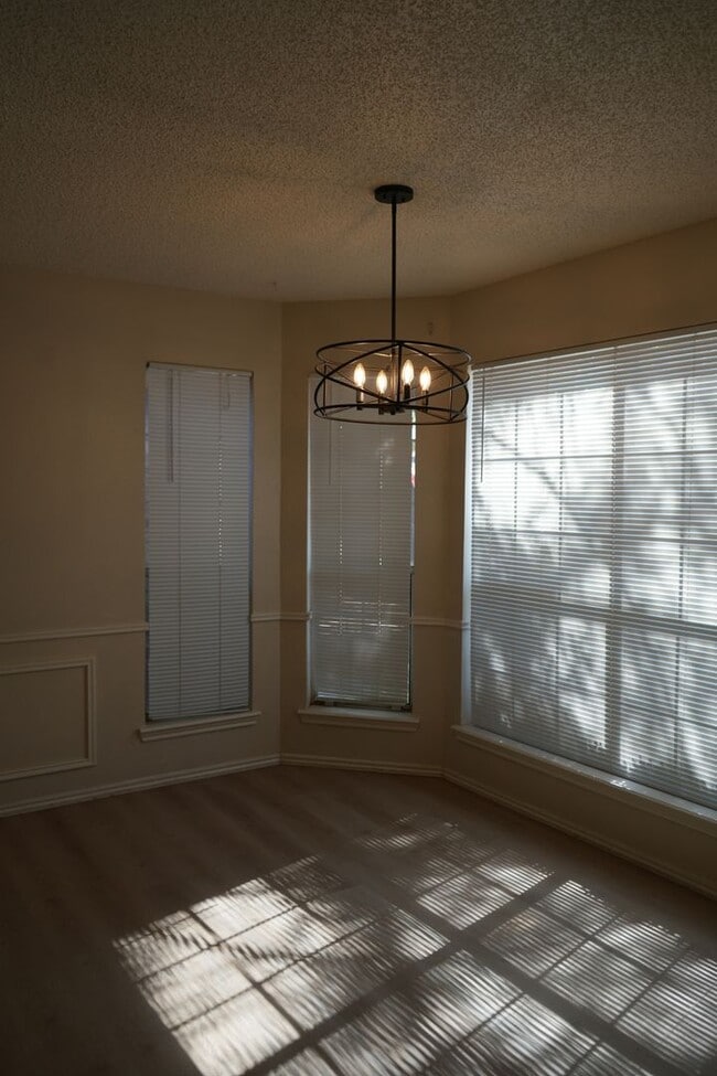 Building Photo - Southwest Lubbock 3 Bedroom