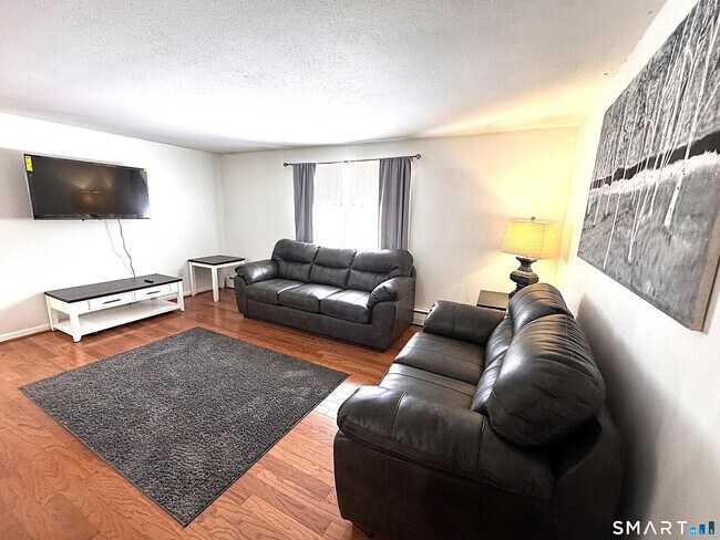 Foto del edificio - 270 S Windham Rd