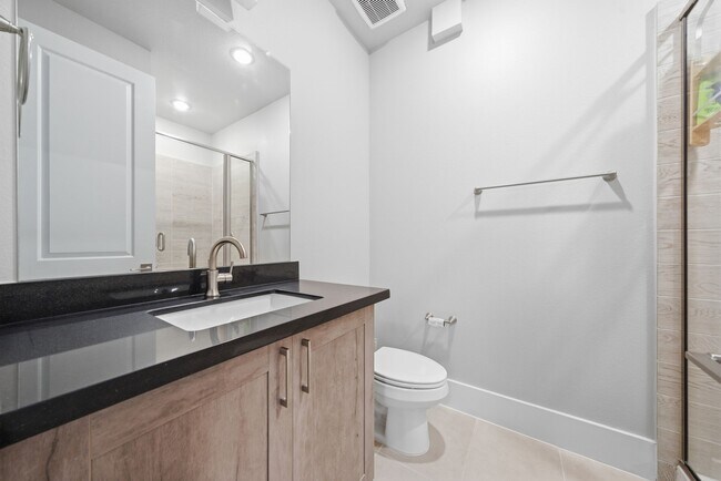 Foto del edificio - 2401 Crawford St