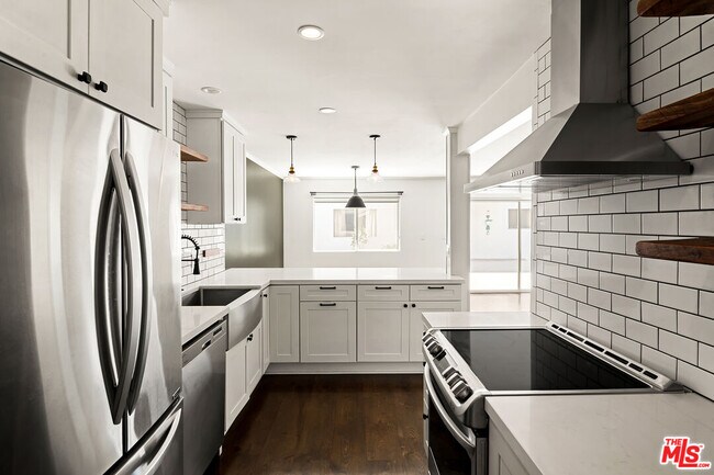 Foto del edificio - 121 Croft Ave