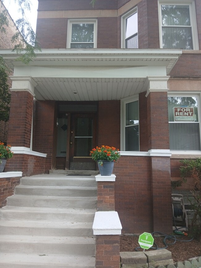 Building Photo - 7219 S Evans Ave