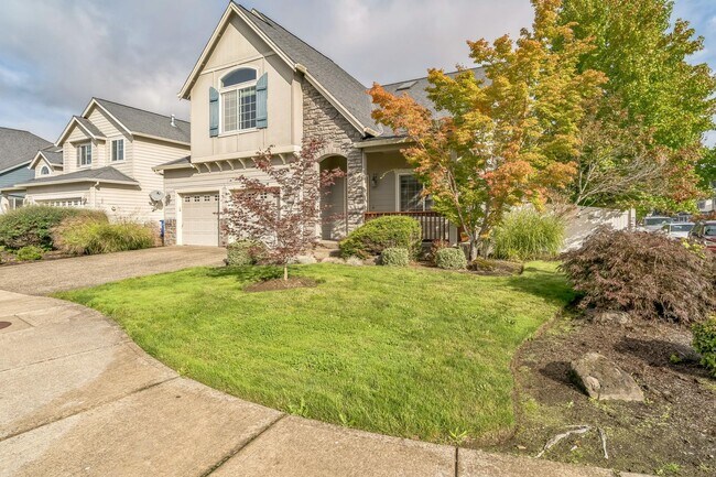 Building Photo - AVAILABLE FOR SHOWING ON 10/15!