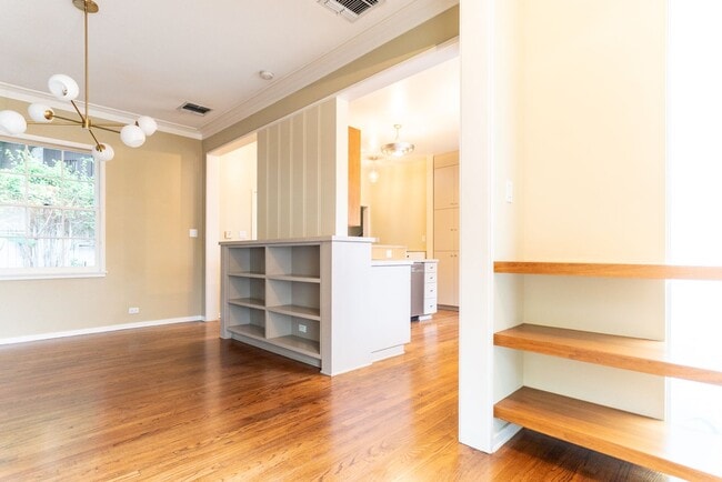 Foto del edificio - Beachwood Canyon 2b2b Home - Intentional F...