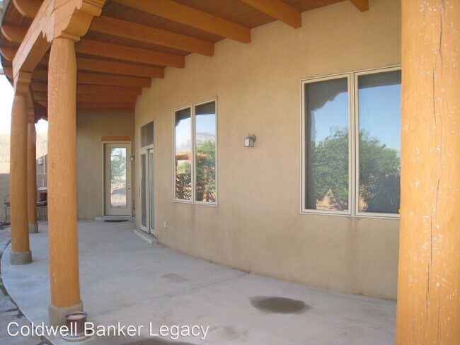 Foto del edificio - 4 br, 3 bath House - 24 El Dorado Rd