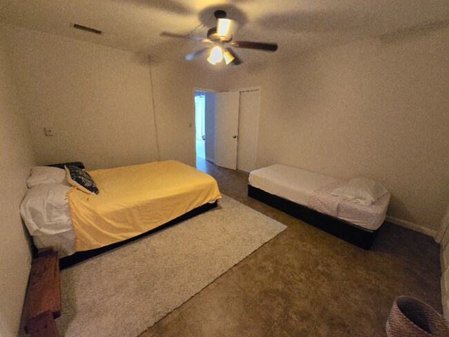 Foto del edificio - 2424 SE 17th St